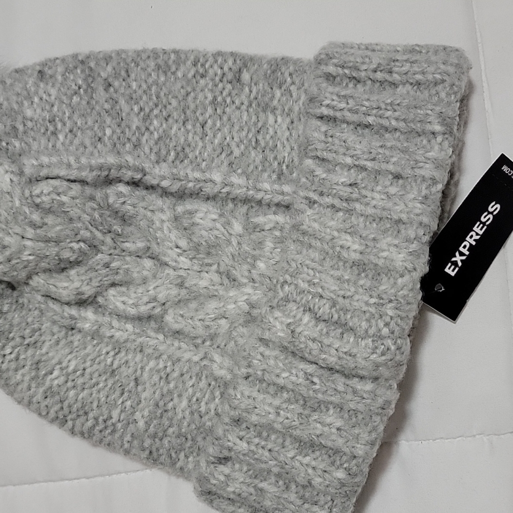Express Beanie - Picture 2 of 4